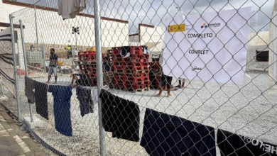 El Gobierno muestra su "perplejidad" por la decisión de la Audiencia Nacional sobre el campamento del puerto de Ceuta