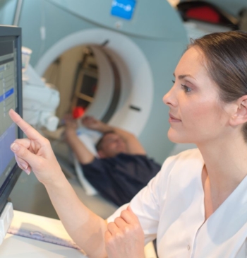 Madrid reduce en 38.000 pacientes las listas de espera de consultas y [...]