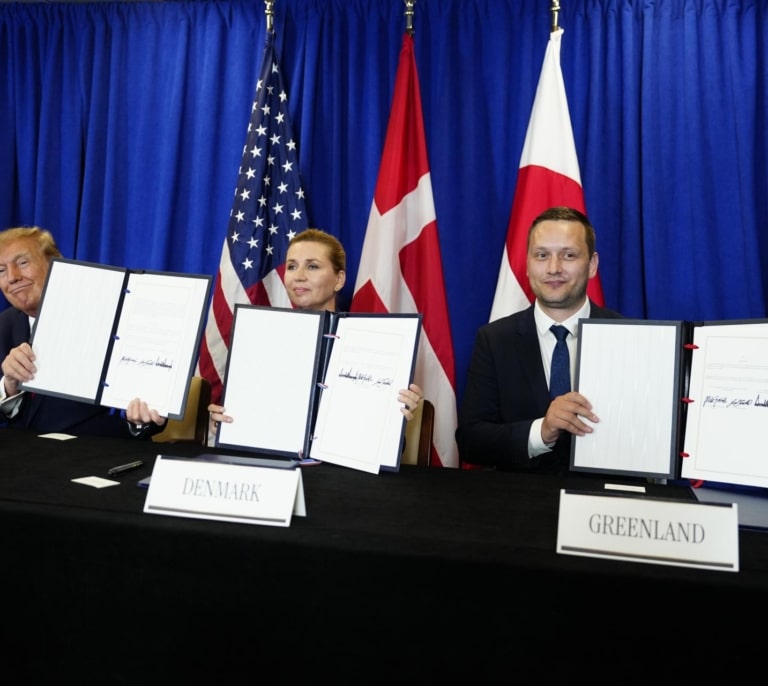 EEUU, Dinamarca y Groenlandia firman un acuerdo de seguridad tras las amenazas de Trump de invadir la isla