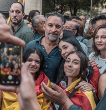 La crisis de Ceuta y la antiinmigración impulsan a Abascal entre las [...]