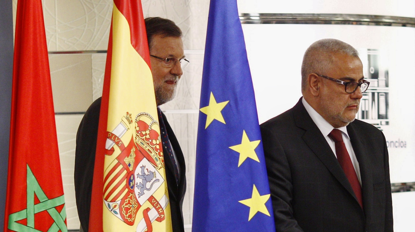 El entonces primer ministro marroquí, Abdelilah Benkirán, junto al expresidente del Gobierno Mariano Rajoy durante la cumbre España-Marruecos celebrada en 2015.