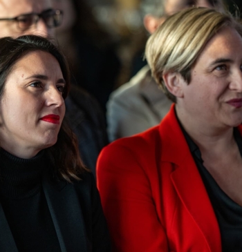 Colau se ofrece a ceder su candidatura y a cambiar Frente Amplio [...]
