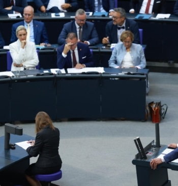 El canciller Merz acusa a AfD de promover la limpieza étnica con [...]