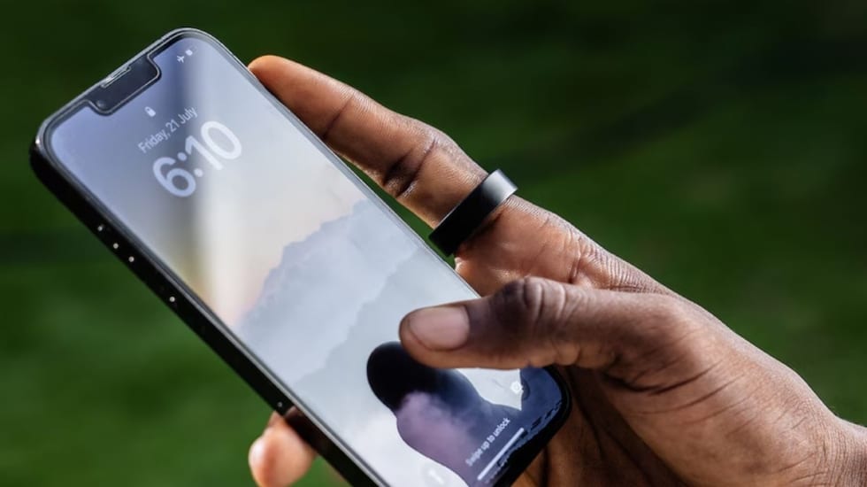 Apple podría lanzar un anillo inteligente y el Ultrahuman Ring Air ya baja un 30% en El Corte Inglés
