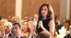 Ayuso vuelve a ejercer de periodista, pregunta a Vivas qué pretende Marruecos y acusa a Sánchez de actuar como "una alfombra"