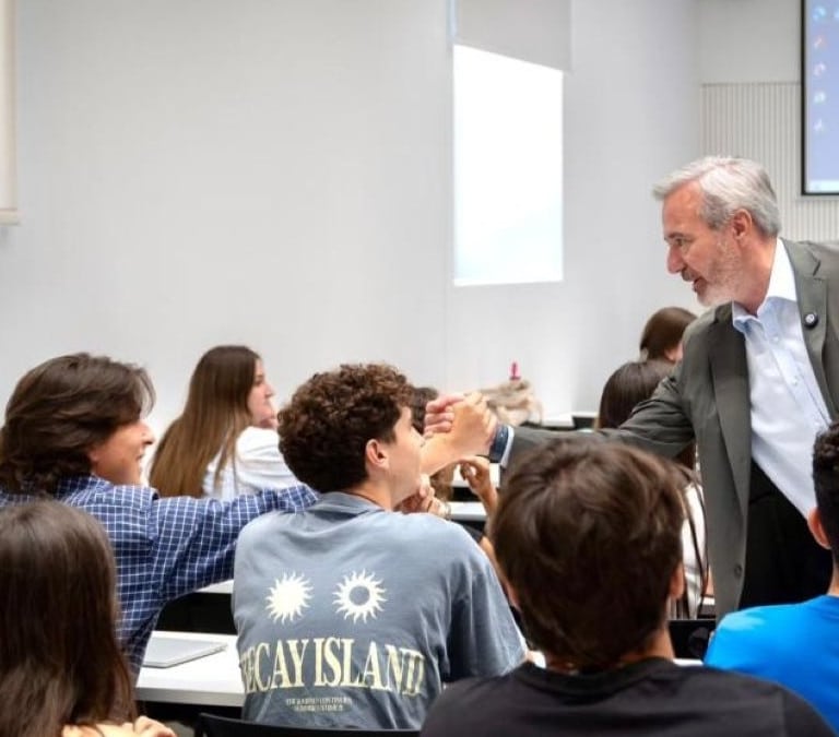 Jorge Azcón reclama la "reivindicación histórica" de la nueva Facultad de Medicina en Huesca