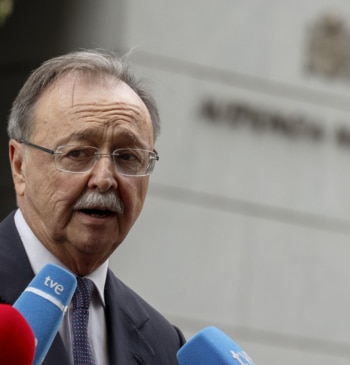 Merendolas en las plazas y Ceuta en los tribunales