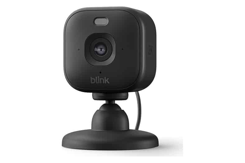 Cámara de seguridad de interior Blink Mini 2K+ de color negro con enchufe
