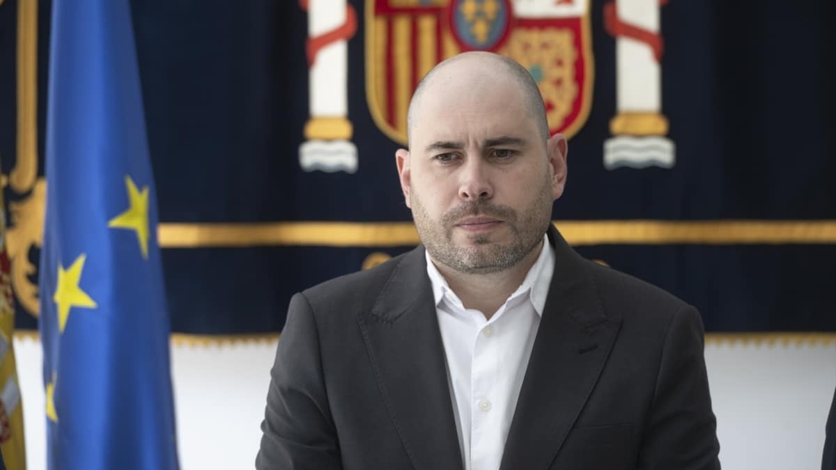 El delegado del Gobierno en Ceuta, Miguel Ángel Pérez Triano, ofrece una rueda de prensa, este miércoles en la ciudad autónoma
