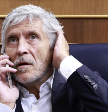 A Marlaska ya sólo le queda Sánchez