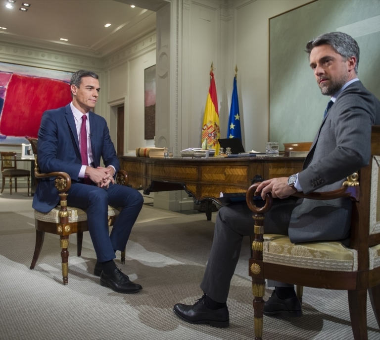 La entrevista de Cintora a Sánchez levanta ampollas en el Consejo de Informativos de RTVE