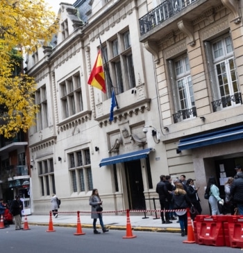 Los diplomáticos denuncian el daño reputacional por la "falta de planificación" en [...]