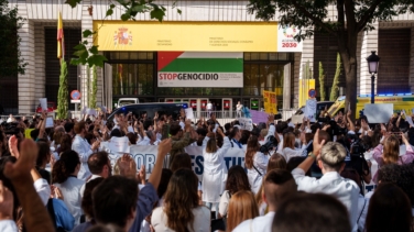 Los médicos convocan huelga indefinida desde el 28 de octubre para exigir un Estatuto Marco propio