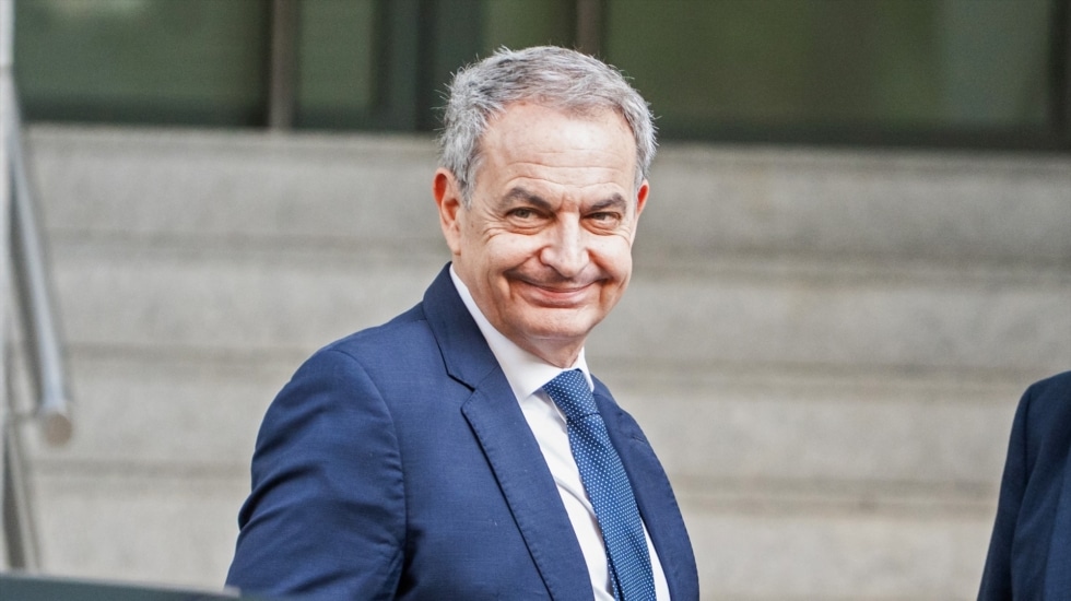 Zapatero deberá explicar el origen de las joyas 100 días después de asegurar que aportaría documentación "en una semana" 