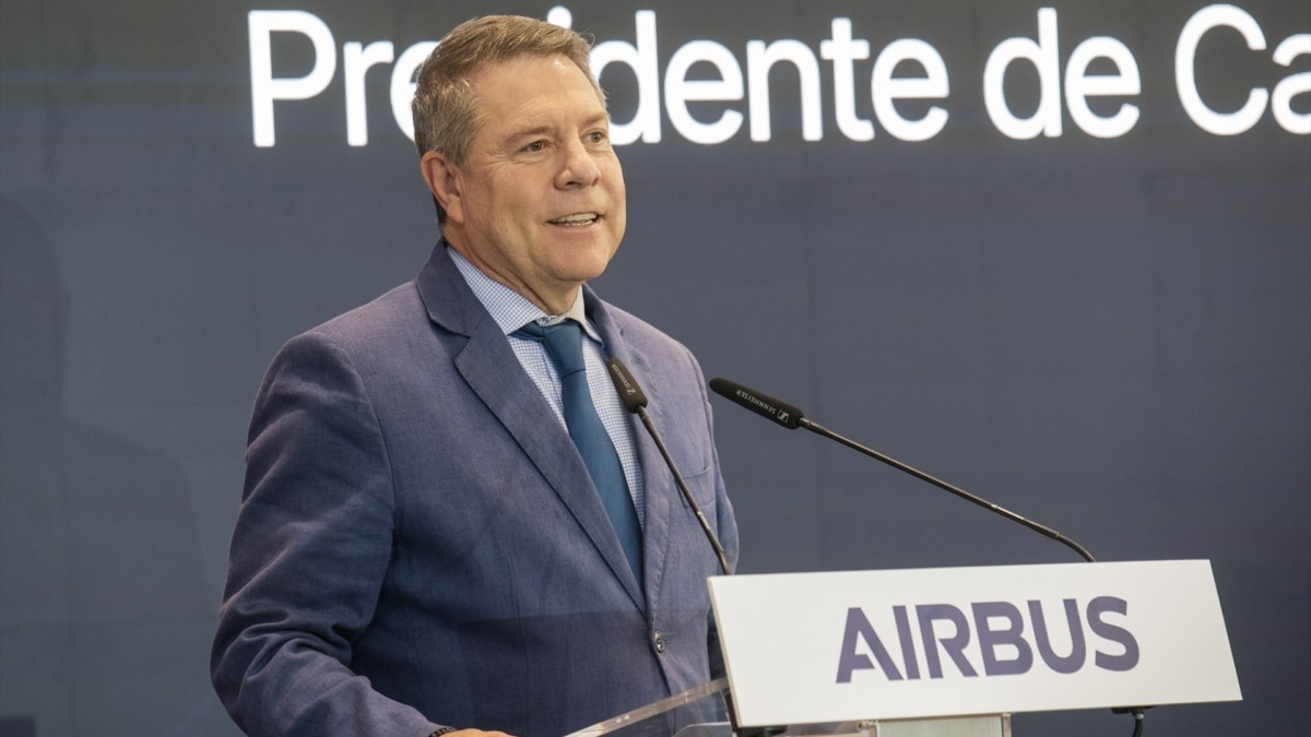 El presidente de Castilla-La Mancha, Emiliano García-Page, interviene durante la inauguración del nuevo Airbus Digital Campus