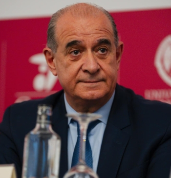El director de la Policía se reúne con los agentes del informe [...]