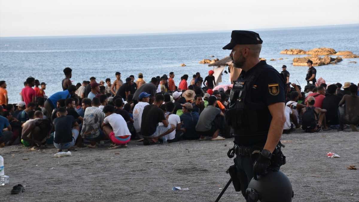 Cientos de personas migrantes reciben atención sanitaria en Ceuta