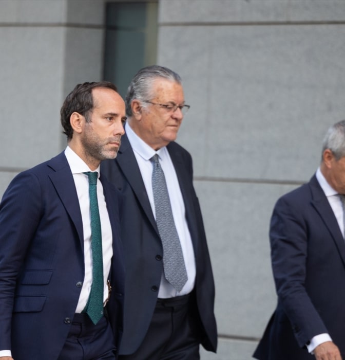 El expresidente de Plus Ultra asegura que acordaron pagar una mordida al socio de Zapatero "ante la duda" de que el rescate fracasara