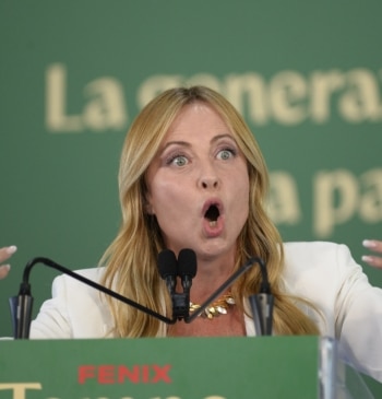 Meloni: "No es posible que en un aula italiana los niños italianos [...]