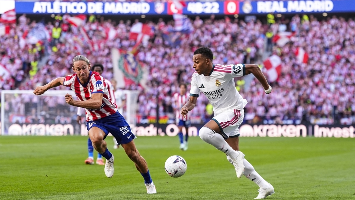 Mbappé estrenando sus botas de ON