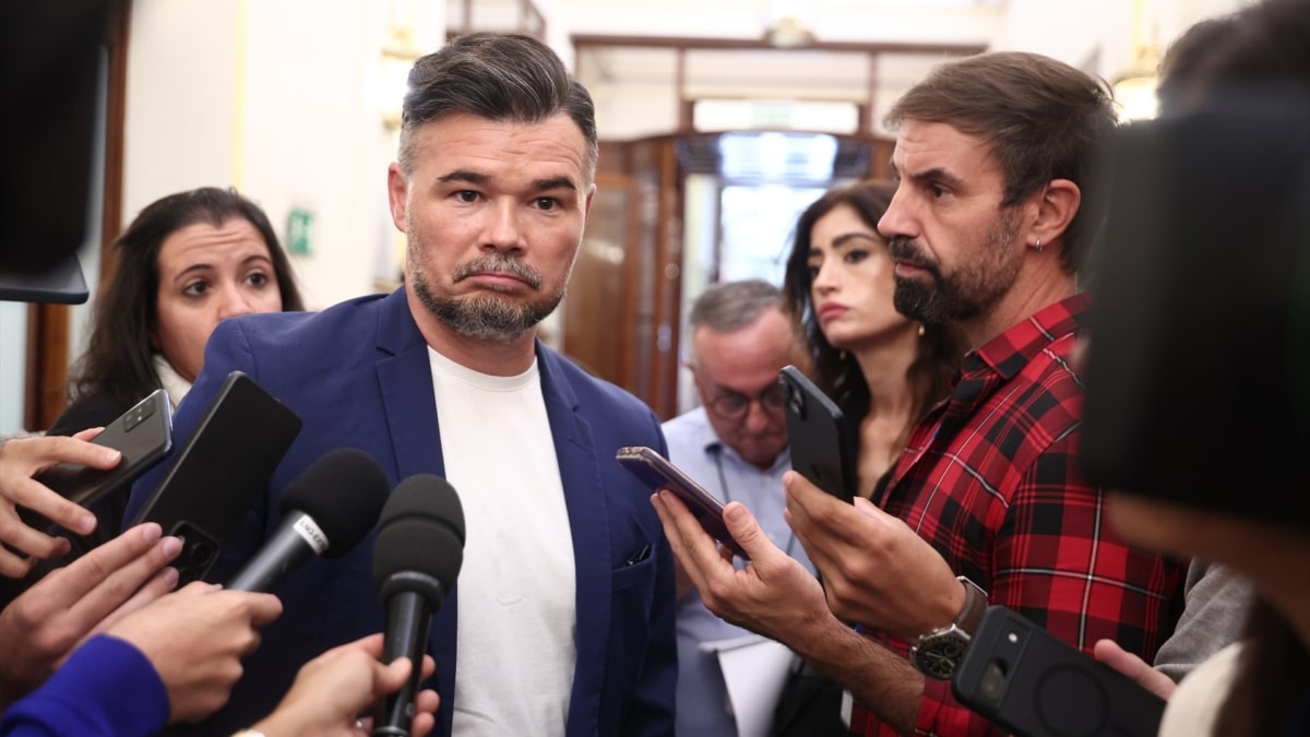 Rufián a Otegi tras su encuentro con Puigdemont: "Pues dile que vote los Decretos, Arnaldo"