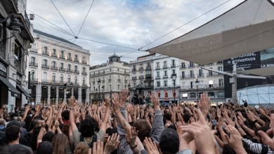 La acampada de Sol resiste tras los decretos de vivienda y los inquilinos elevan la protesta: "Hace falta ya una huelga general"