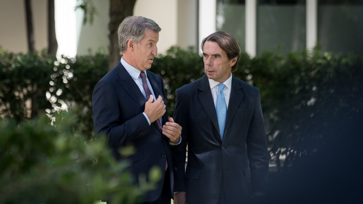 Alberto Núñez Feijóo y José María Aznar este viernes en el Campus de verano de FAES