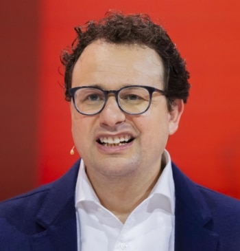 El CEO de Anthropic pide "bajar el ritmo" de desarrollo de la [...]