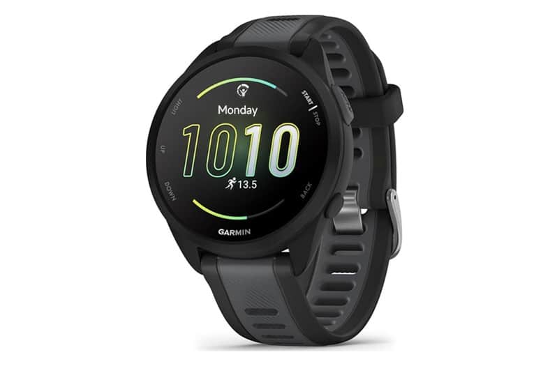 Reloj de running Garmin Forerunner 165 en negro con pantalla AMOLED