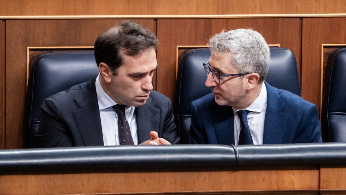 El vicepresidente y ministro de Economía, Carlos Cuerpo y el ministro de Hacienda, Arcadi España