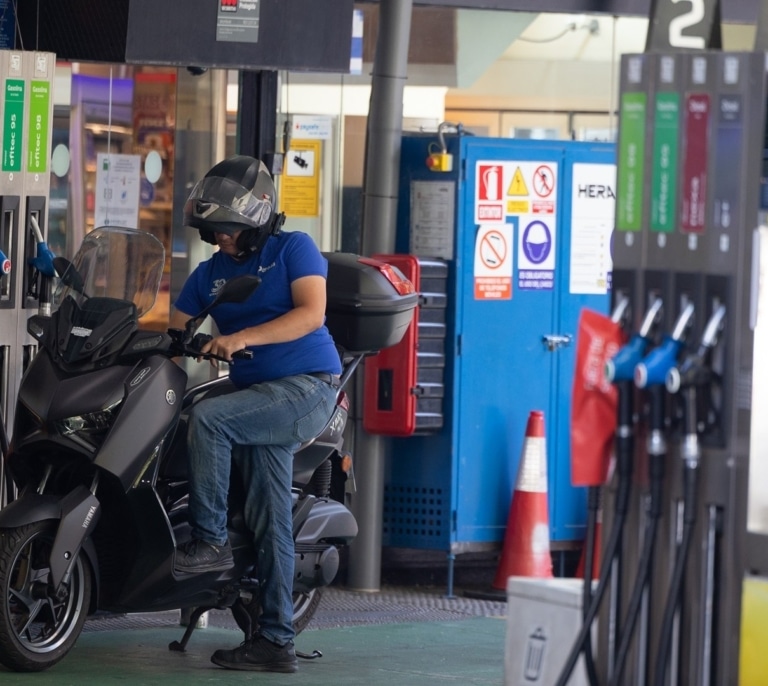 Los combustibles disparan la inflación un 4,3% en agosto, la mayor subida desde febrero de 2023