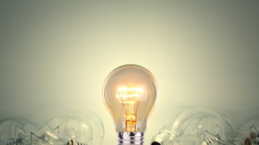 La imparable escalada de la luz: ya se paga al doble de precio que hace un año