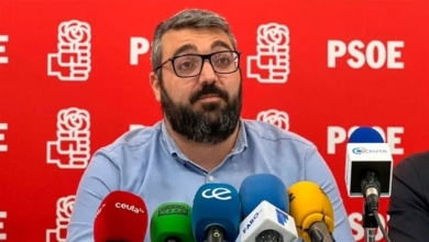 El vicepresidente socialista de la Asamblea de Ceuta rebate por falsas las cifras de 10.000 inmigrantes que dijo Sánchez