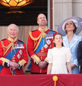 César Cervera, historiador: "La supervivencia de las monarquías depende de la capacidad [...]