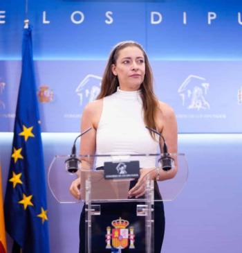 Podemos, PP y Vox coinciden en que Sánchez "utiliza" al Rey para [...]