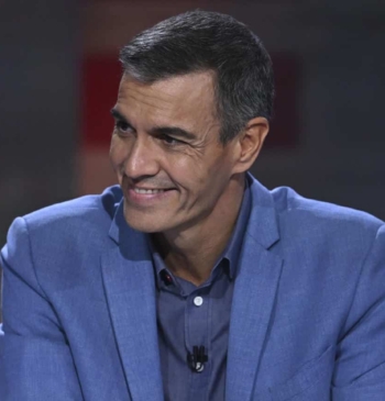Sánchez, folclórica contra la realidad