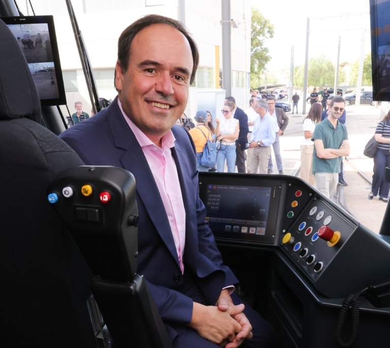 Pérez Llorca destaca la inversión del Consell en nuevos tranvías "mientras Renfe envía a la Comunitat Valenciana trenes usados con más de 20 años de uso"