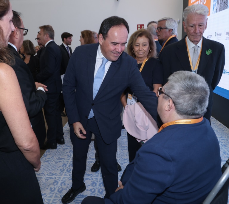 Pérez Llorca apuesta por situar a la Comunitat Valenciana a la vanguardia de la detección precoz del Alzheimer