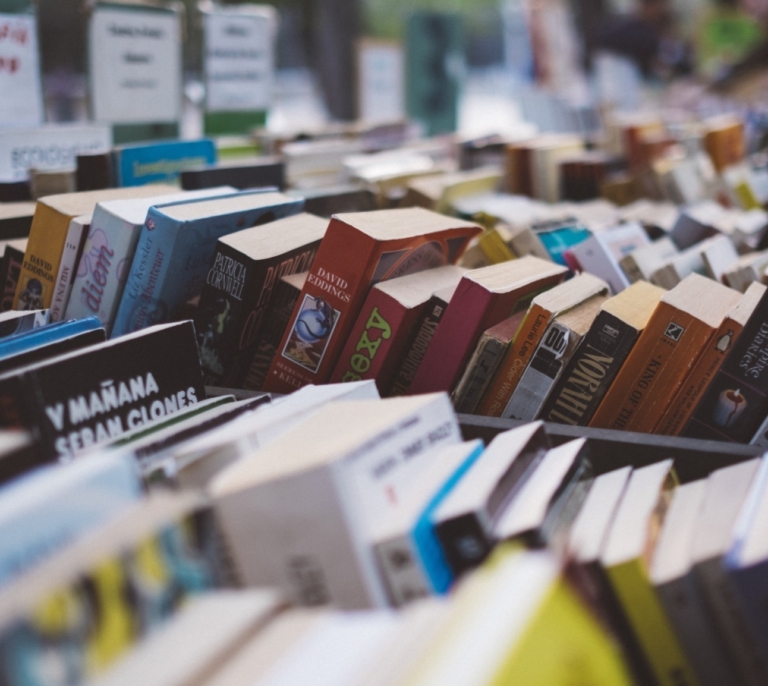 De Pérez-Reverte y Almodóvar a Jon Fosse: los grandes lanzamientos literarios para octubre