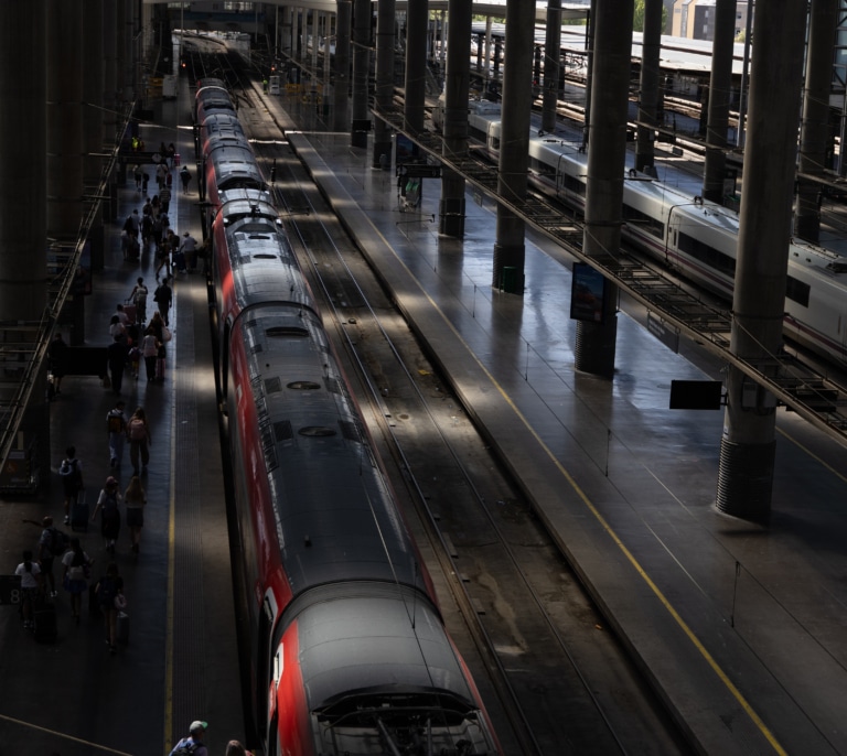 La presión de los maquinistas obliga a Renfe a retirar cinco trenes del corredor Madrid-Valencia