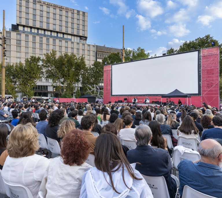Allianz retira su patrocinio del Festival de las Ideas tras las protestas de Sorogoyen y demás figuras de la cultura