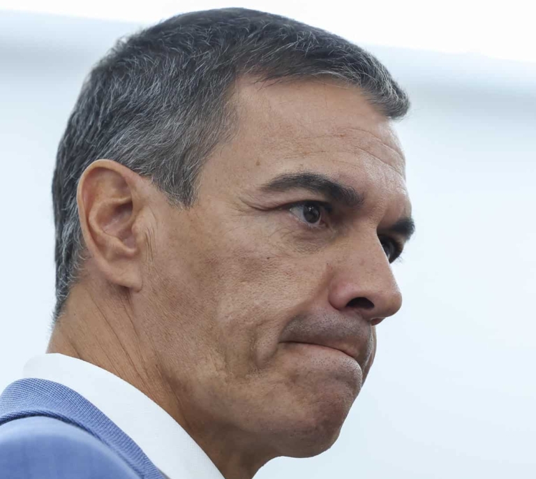 La alerta ultra de Sánchez no revierte el hundimiento de la izquierda tras el 'efecto Ceuta'