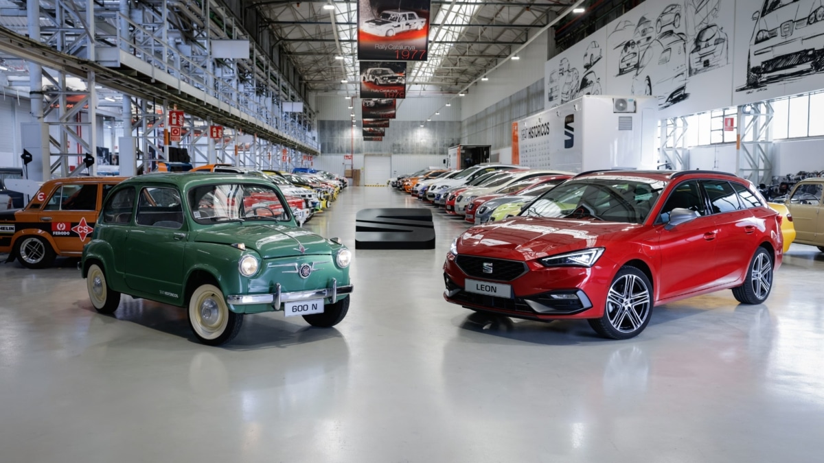 Imagen de la nave A-122 de SEAT celebrando el 70 aniversario de la marca