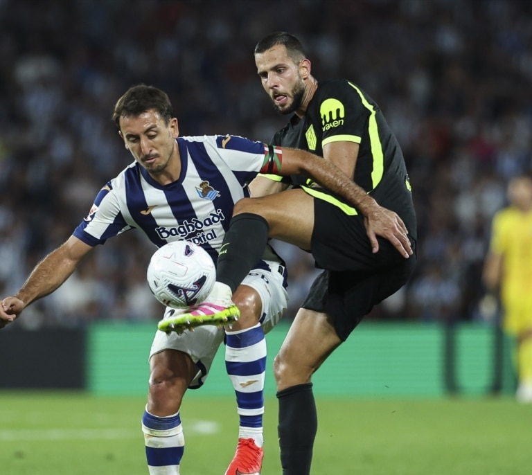 Telefónica cierra con DAZN la retransmisión de LaLiga por 1.650 millones hasta 2032