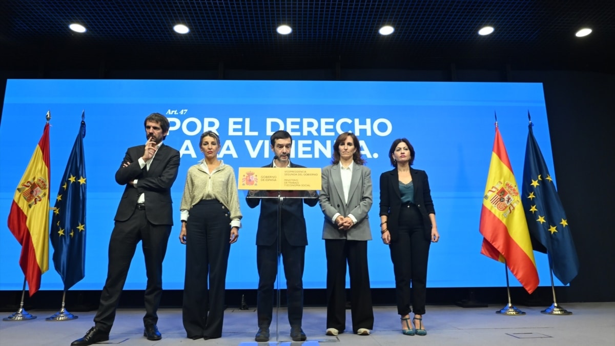 Los ministros de Sumar comparecen desde la sede de la Vicepresidencia Segunda para explicar los dos decretos de vivienda acordados con el PSOE