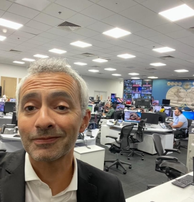 El periodista al que Marruecos quiso silenciar: "No me sorprendió ver a miles de jóvenes nadar hacia Ceuta en cuanto oyeron que España podía dejarlos pasar"