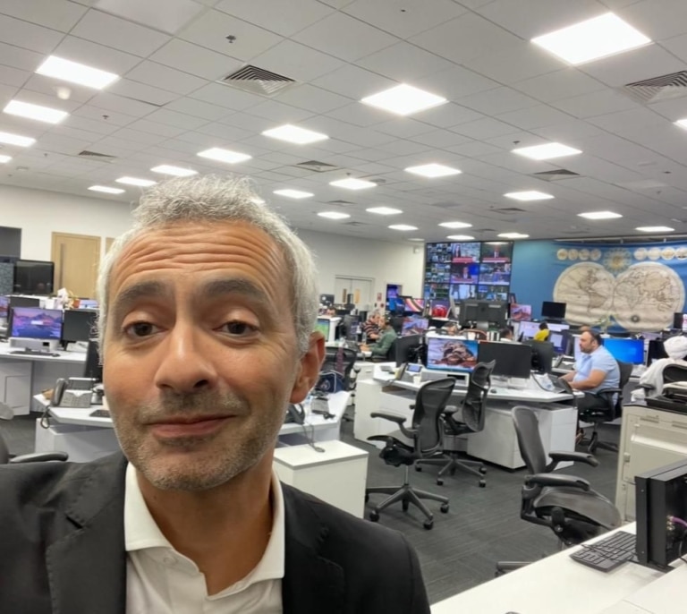 El periodista al que Marruecos quiso silenciar: "No me sorprendió ver a miles de jóvenes nadar hacia Ceuta en cuanto oyeron que España podía dejarlos pasar"