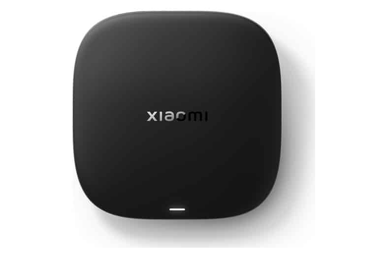Reproductor multimedia Xiaomi TV Box S de tercera generación junto a su mando a distancia con asistente de voz