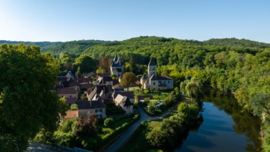 Viaje en el tiempo por Dordoña-Périgord: de las cuevas trogloditas a los castillos en acantilados