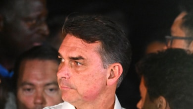 Un juez pide a Flávio Bolsonaro que entregue su pasaporte por riesgo de fuga